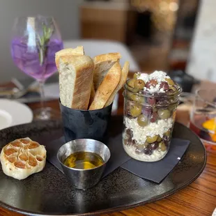 Rosemary &amp;Thyme olives / Castillo Gin&amp;Tonic w/ HS Old Fashion