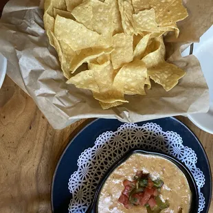 Queso!! Yum!