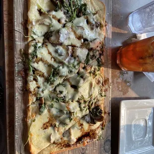 Mushroom flatbread
