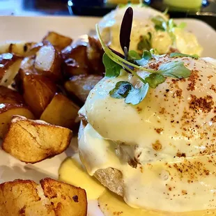 BBQ Pulled Pork Eggs Benedict