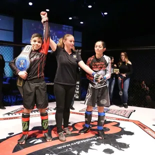 Congrats to Robbie Lopez by winning via submission! And NEW 90lbs USFL Belt Champion! Os!