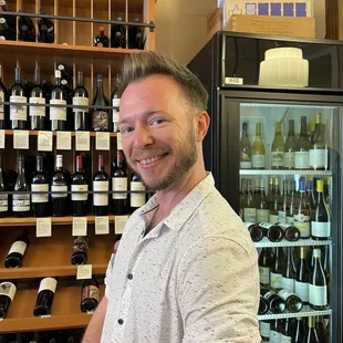 Just wonderful service and conversation from this Virginia boy. Thank you for making our visit so special! You're a gem.