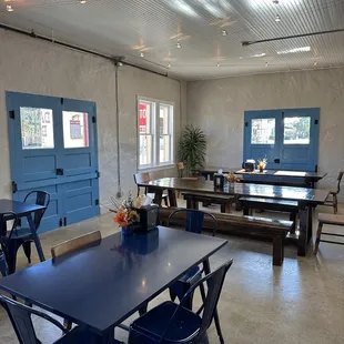 Indoor seating 11/2023