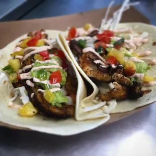 two tacos on a plate