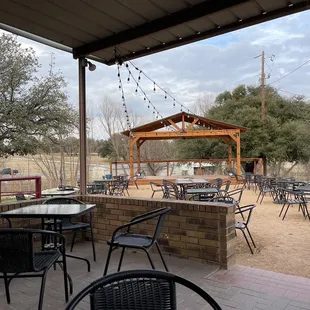 Live music and bands play here