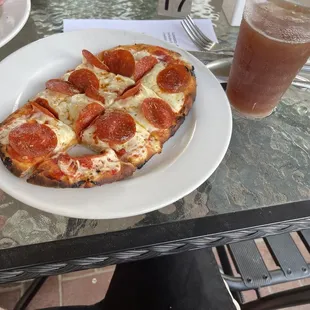 Pepperoni pizza