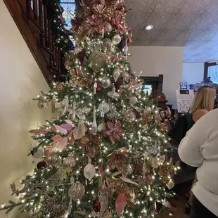 Main tree in the foyer
