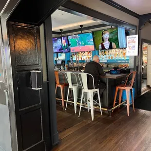 :'( Sad. I ordered 2 hours ago online, just arrived, and the order is still not ready. They do not prioritize online orders!