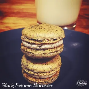 Black sesame macaron