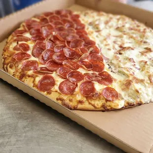 1/2 honeycup 1/2 white pizza