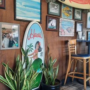 Dine in seating area.