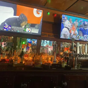 TV&apos;s everywhere, ALL the games on full display