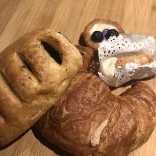 Chocolate croissant, plain croissant, tart, and cannoli all for $6.50 !!
