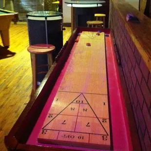 Shuffle board