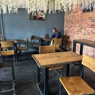Love the decor!