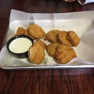 A full order of 8 fried pickles, yes all you get is 8 lmao!