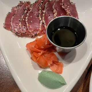 Sesame Seared Yellowfin Tuna*