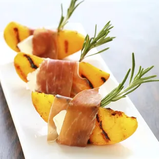 Grilled Peaches with Parma Ham and Goat Cheese