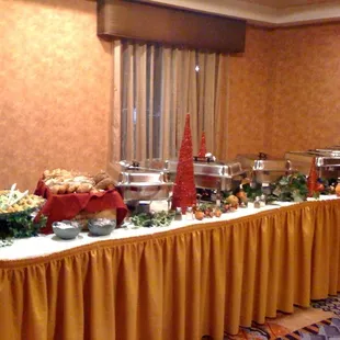 A Holiday Lunch at Holiday Inn