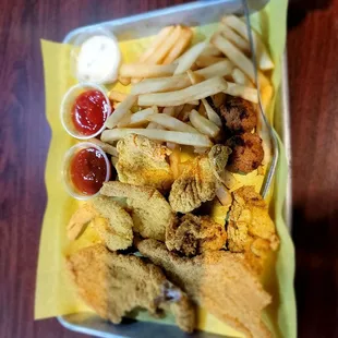 Catfish,  shrimp and oyster combo