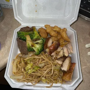 Dry sweet &amp; sour chicken and teriyaki chicken with no teriyaki sauce.....