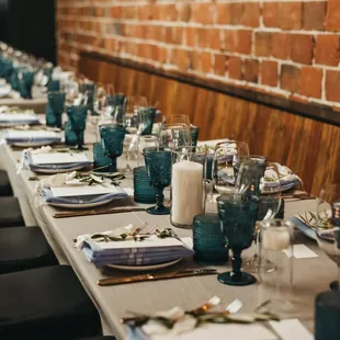 Gorgeous place settings for dinner, using our 8&apos; round tables on the dance floor upstairs.

Photography by Yuriy Manchik.