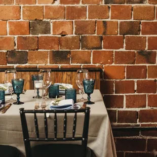 Gorgeous place settings for dinner, using our 8&apos; round tables on the dance floor upstairs.

Photography by Yuriy Manchik.