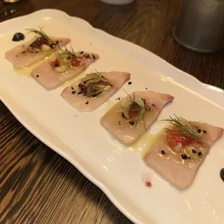 Hamachi Crudo* 'gf'