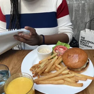 8oz Prime Cheeseburger