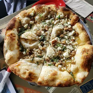 Goats cheese and candied Walnuts Pizza. Yummy