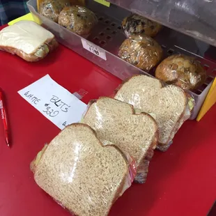 Cracking me up. Homemade BLT sandwiches quick serve style on the checkout counter. You know it works.