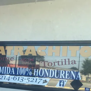 Out Side of restaurant  Afuera del Restaurante