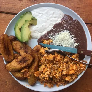 Desayuno típico con chorizo