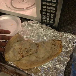 Compre dos baliadas una de chorizo y una regular y me vino una válida a la mitad !!!