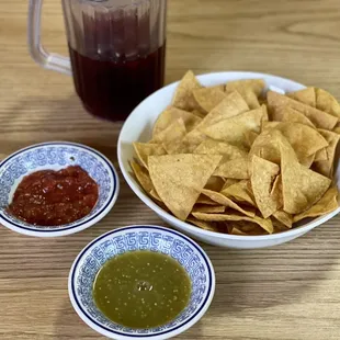 Nacho Chips &amp; Salsa, Hibiscus Drink @ColulbusFoodDude