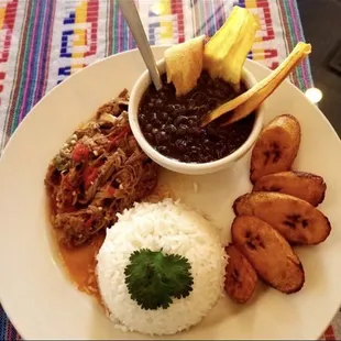 Ropa vieja comida cubana