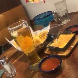 drink, nachos
