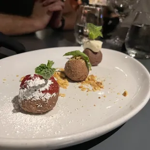 Truffle Dessert Plate