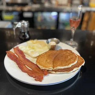 The 2-fer breakfast: two pieces of bacon, two eggs, two pancakes.  TWO GOOD!!!