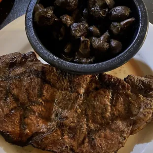 Strip Steak w/mushrooms