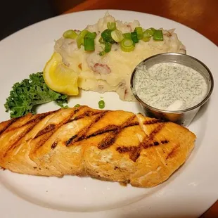 Grilled Salmon w/ Dill Sauce &amp; Mashed Potatoes