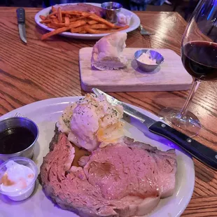 Prime rib and au gratin potatoes! Yum!