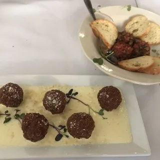 Spiced Meatballs with garlic sauce