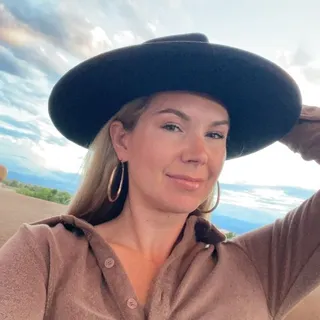 Alli M.