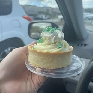 Key lime pie tart