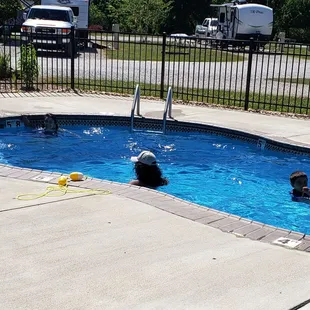 Pool have a handy cap chair to get into pool