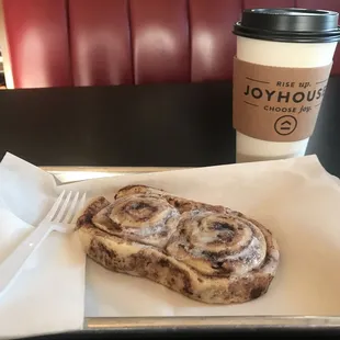 Vanilla latte, cinnamon roll