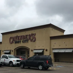 Cavender&apos;s Store Front
