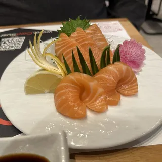 Salmon Sashimi (5 pcs)