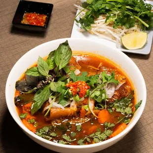HỦ TIẾU BÒ KHO / BEEF STEW WITH NOODLE